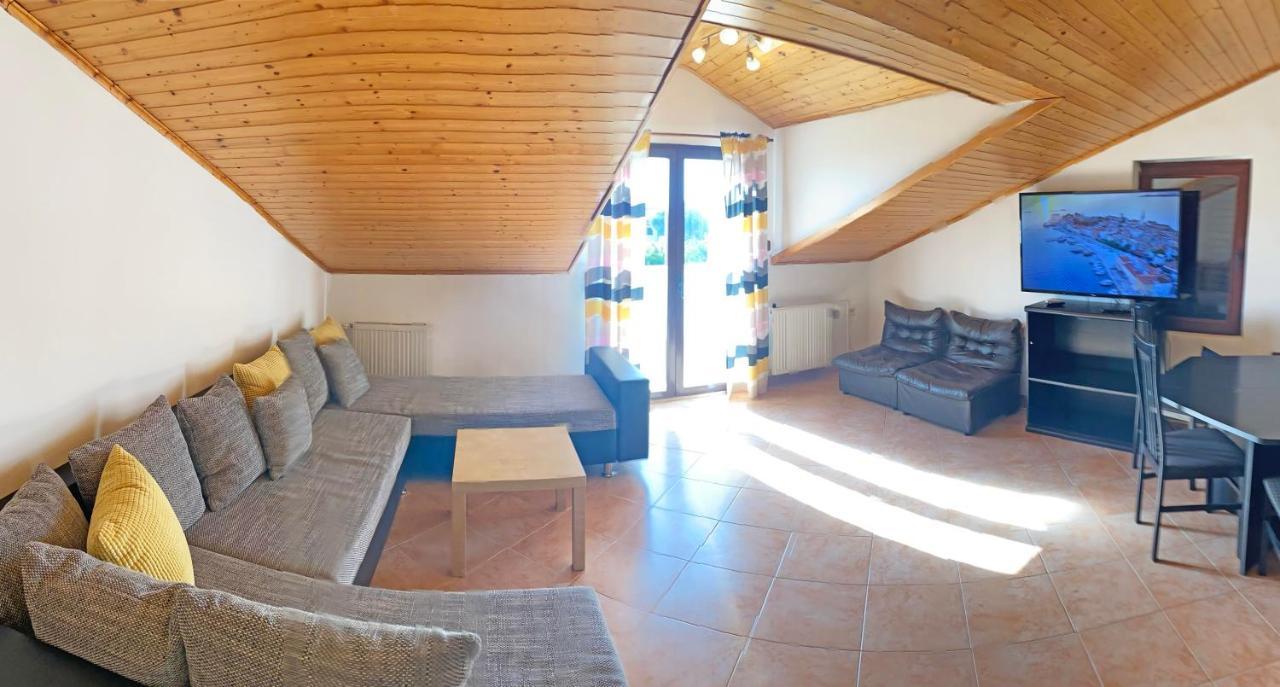 Apartments Vanessa Porec Bagian luar foto