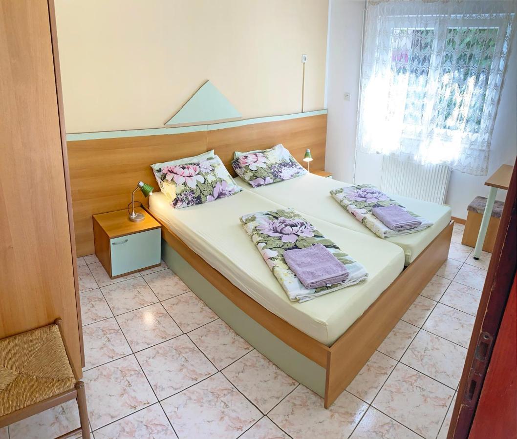 Apartments Vanessa Porec Bagian luar foto