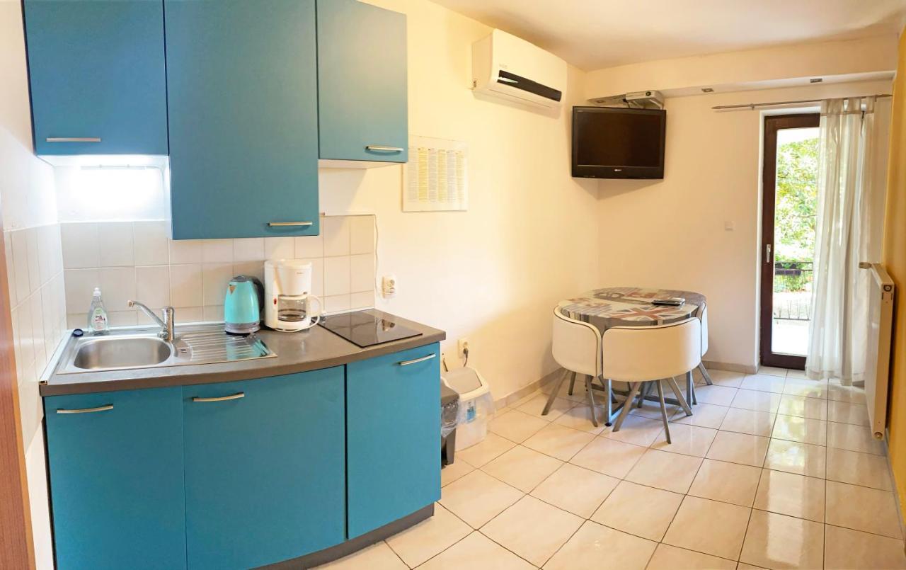 Apartments Vanessa Porec Bagian luar foto