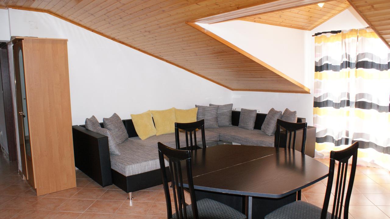 Apartments Vanessa Porec Bagian luar foto